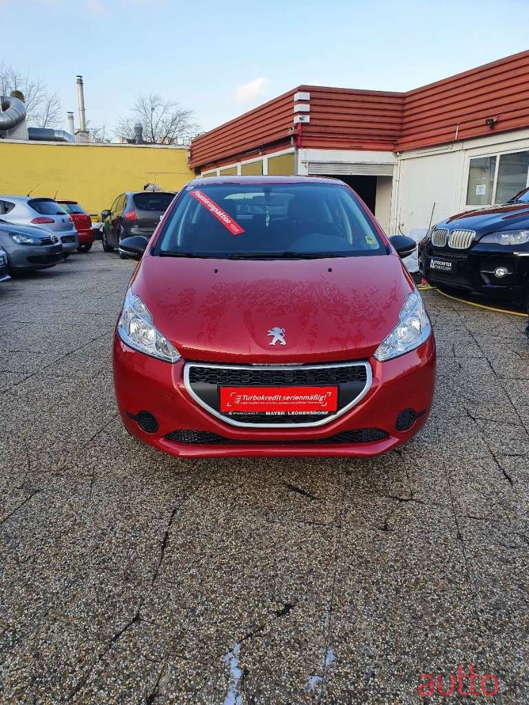 2013' Peugeot 208 photo #1