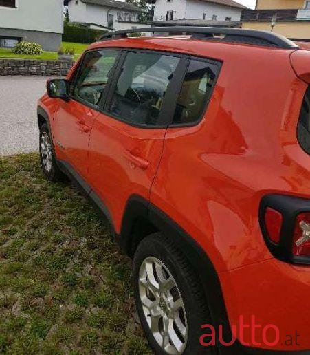 2015' Jeep Renegade photo #3