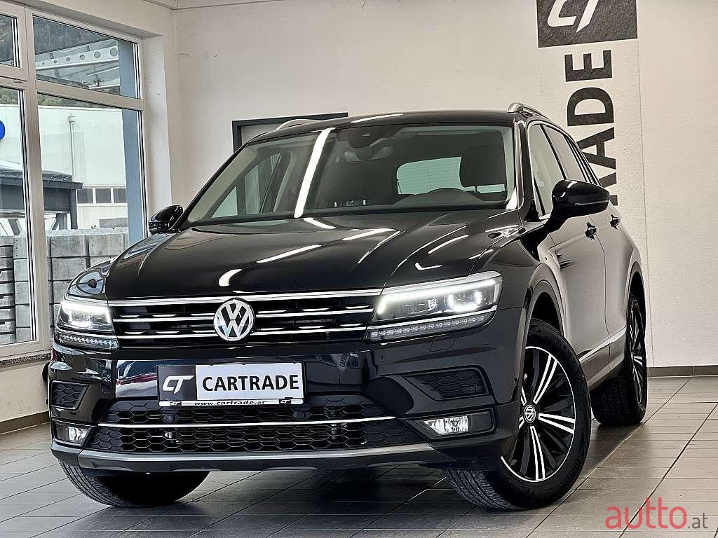 2020' Volkswagen Tiguan photo #1