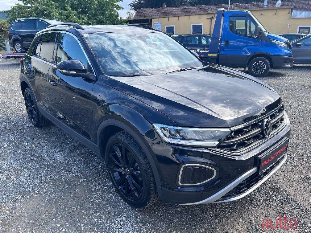 2023' Volkswagen T-Roc photo #1