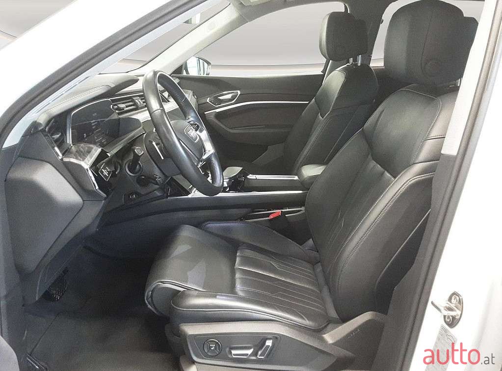 2019' Audi e-tron photo #6