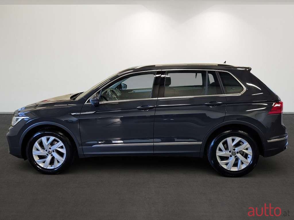 2024' Volkswagen Tiguan photo #6