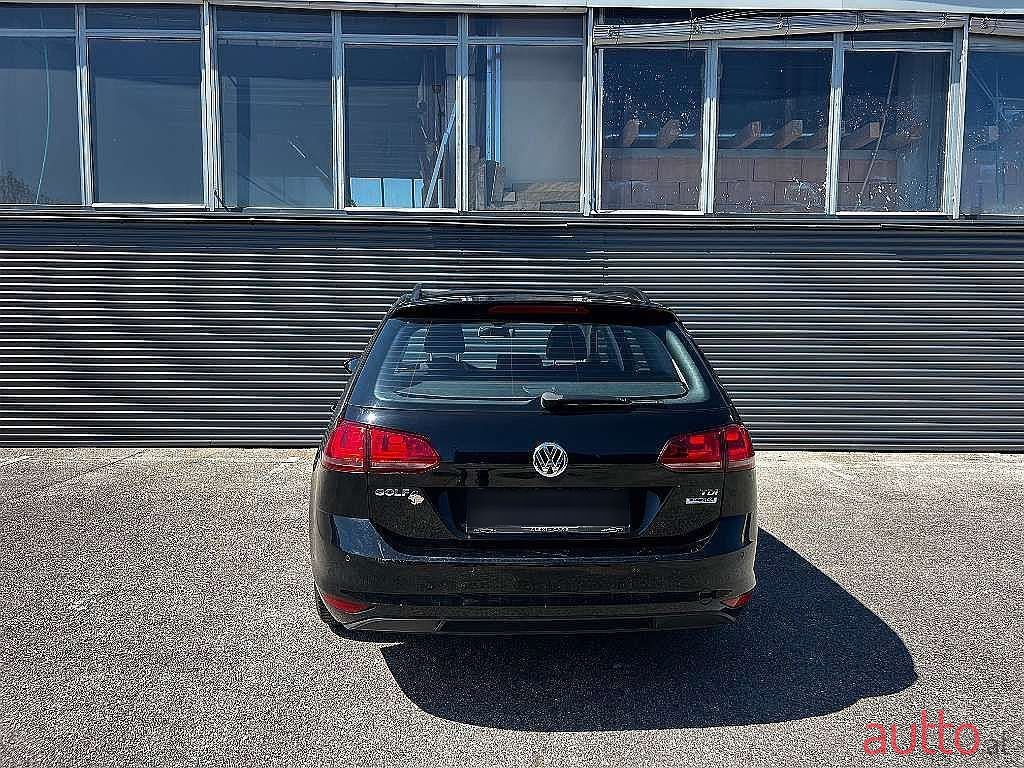 2017' Volkswagen Golf photo #6