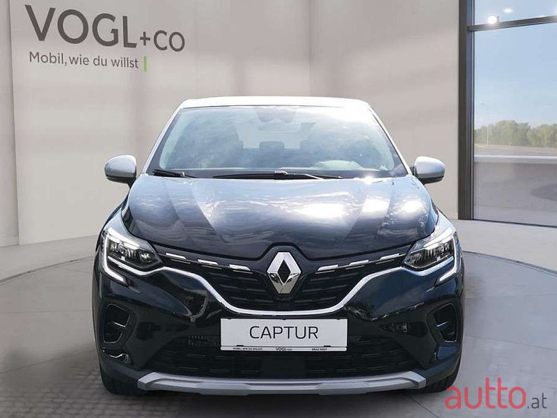 2022' Renault Captur photo #2