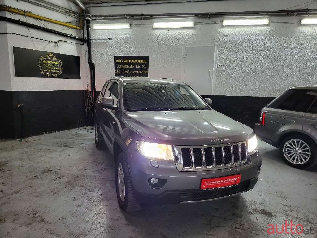 2012' Jeep Grand Cherokee photo #3