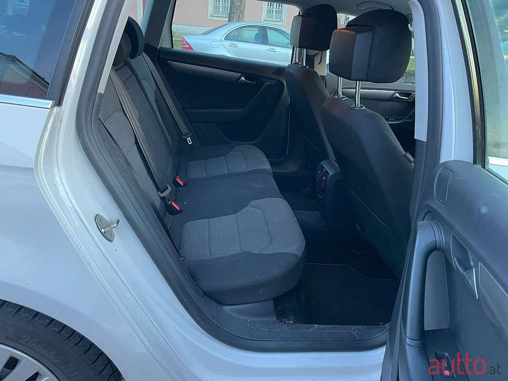 2012' BMW 3Er-Reihe photo #4