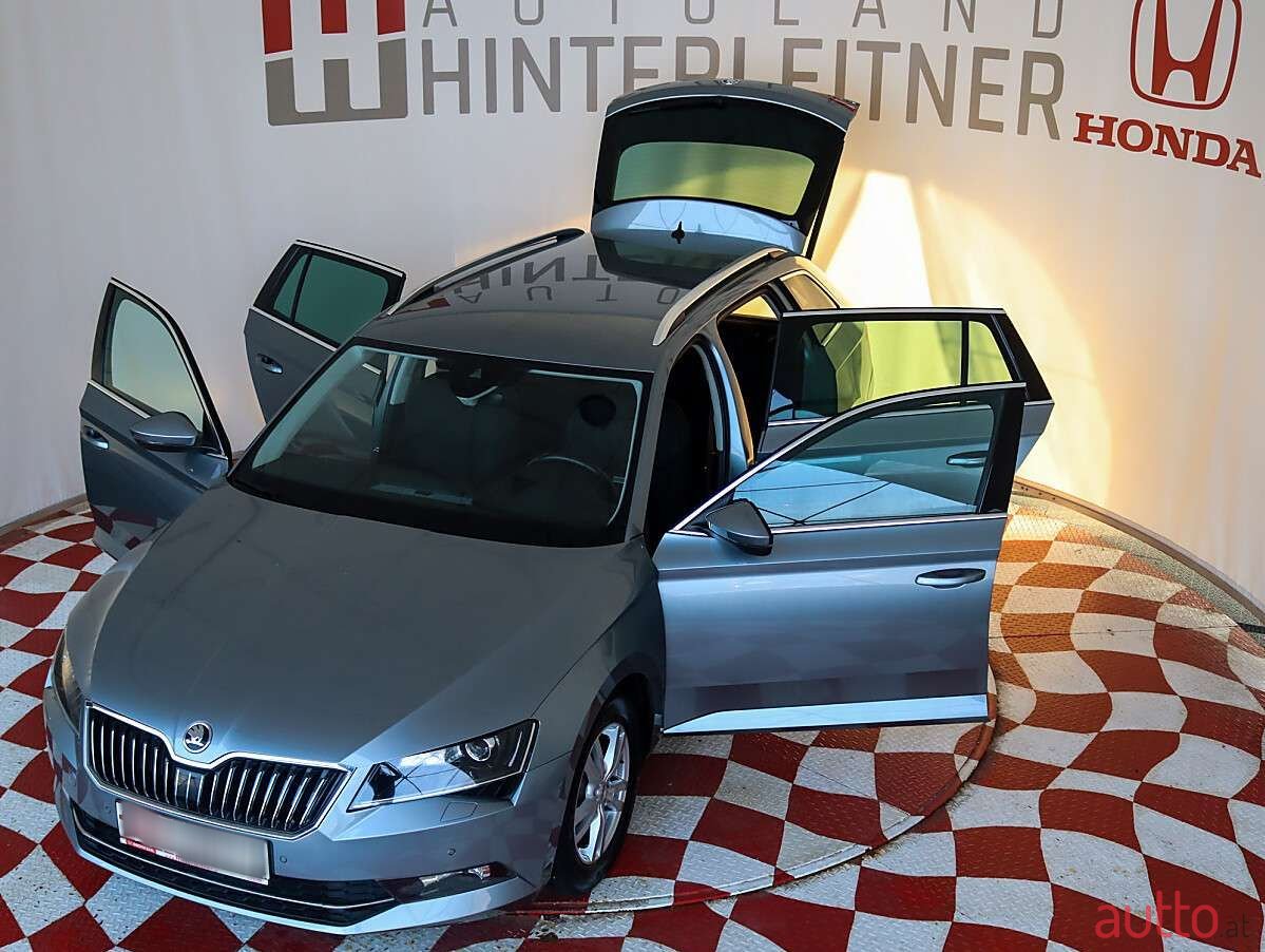 2017' Skoda Superb photo #3