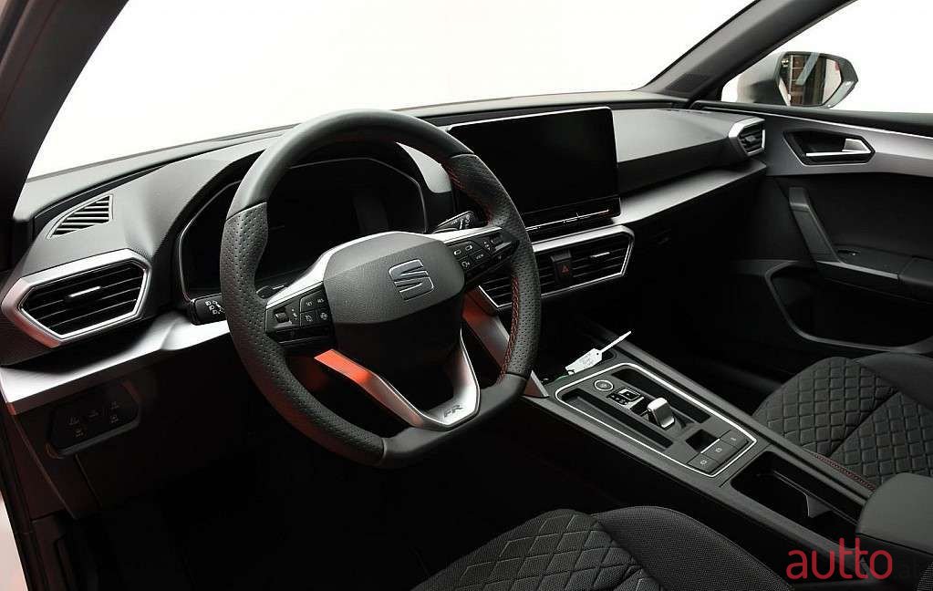 2022' SEAT Leon photo #5