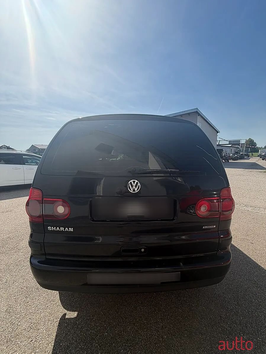 2010' Volkswagen Sharan photo #5