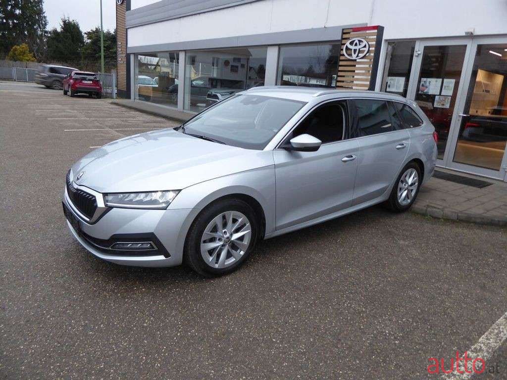 2022' Skoda Octavia photo #2