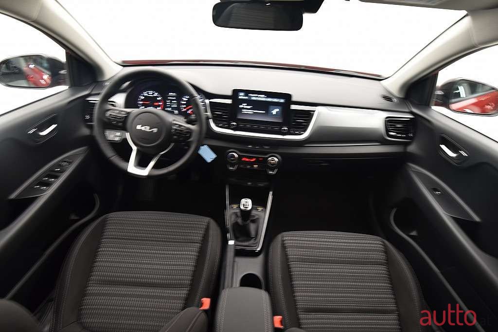2022' Kia Stonic photo #5