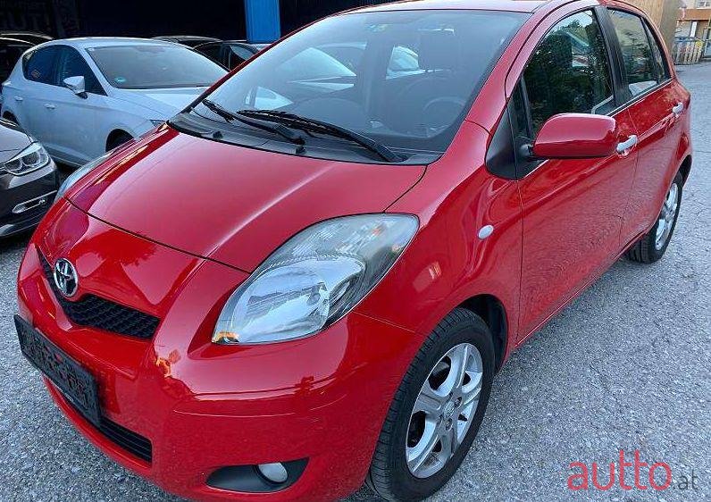 2010' Toyota Yaris photo #1