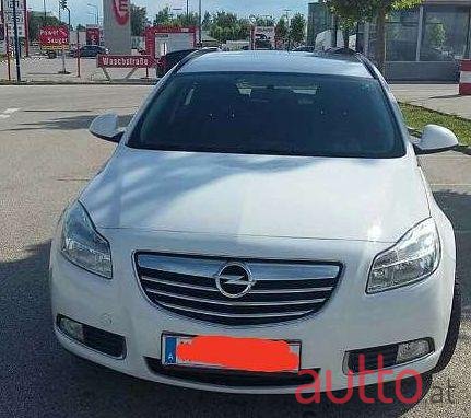 2010' Opel Insignia photo #1