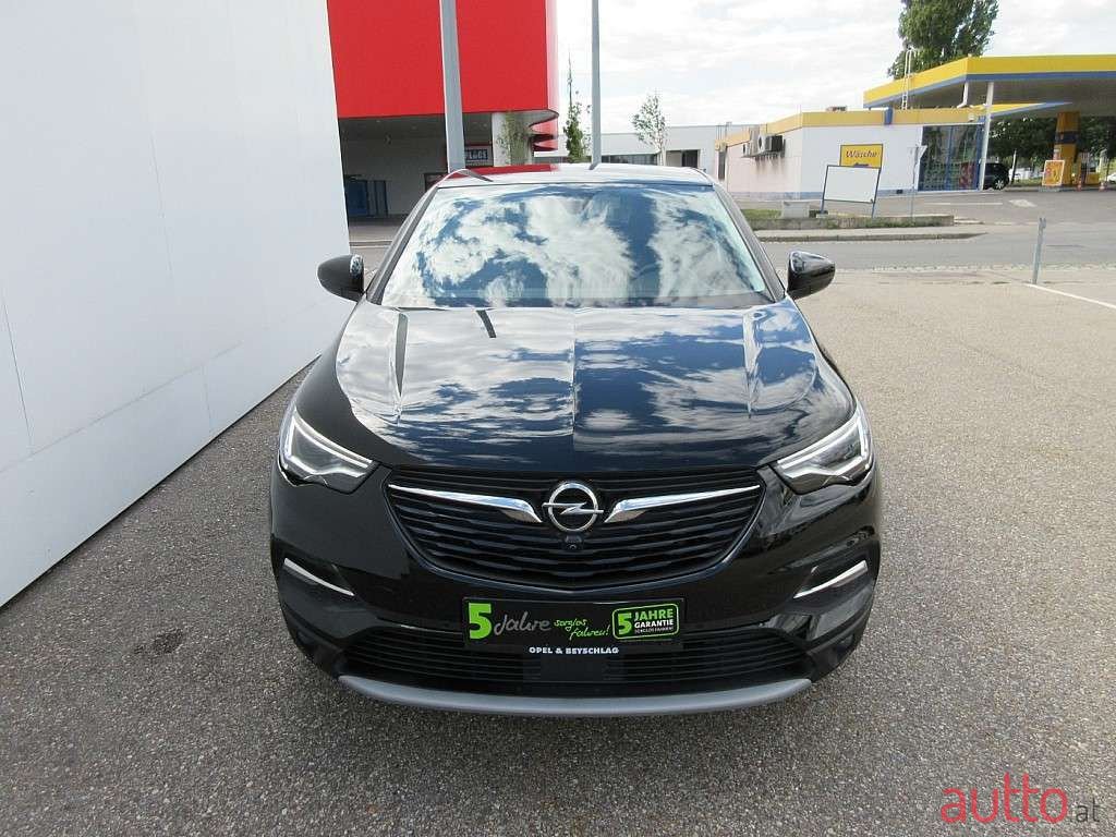 2019' Opel Grandland X photo #2