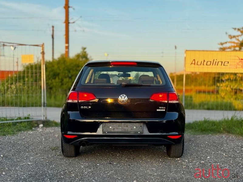 2015' Volkswagen Golf photo #5