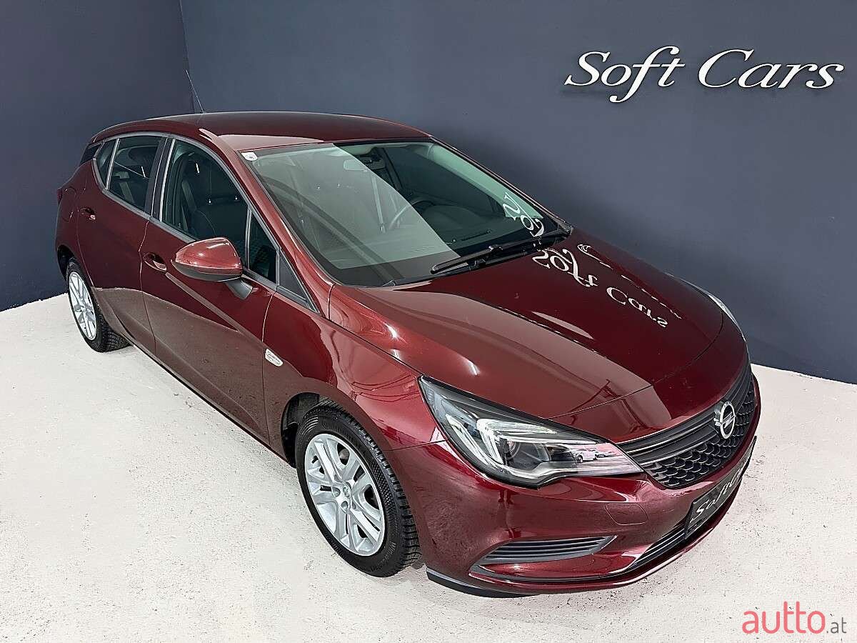 2018' Opel Astra photo #2