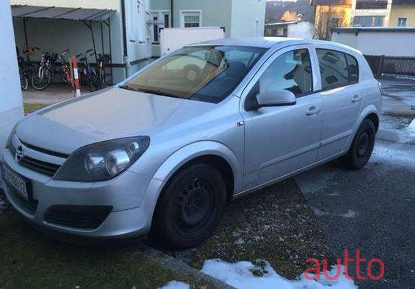 2006' Opel Astra photo #1