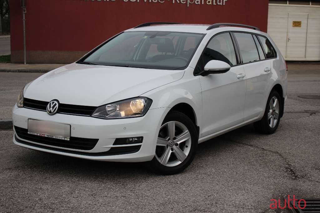 2016' Volkswagen Golf photo #2