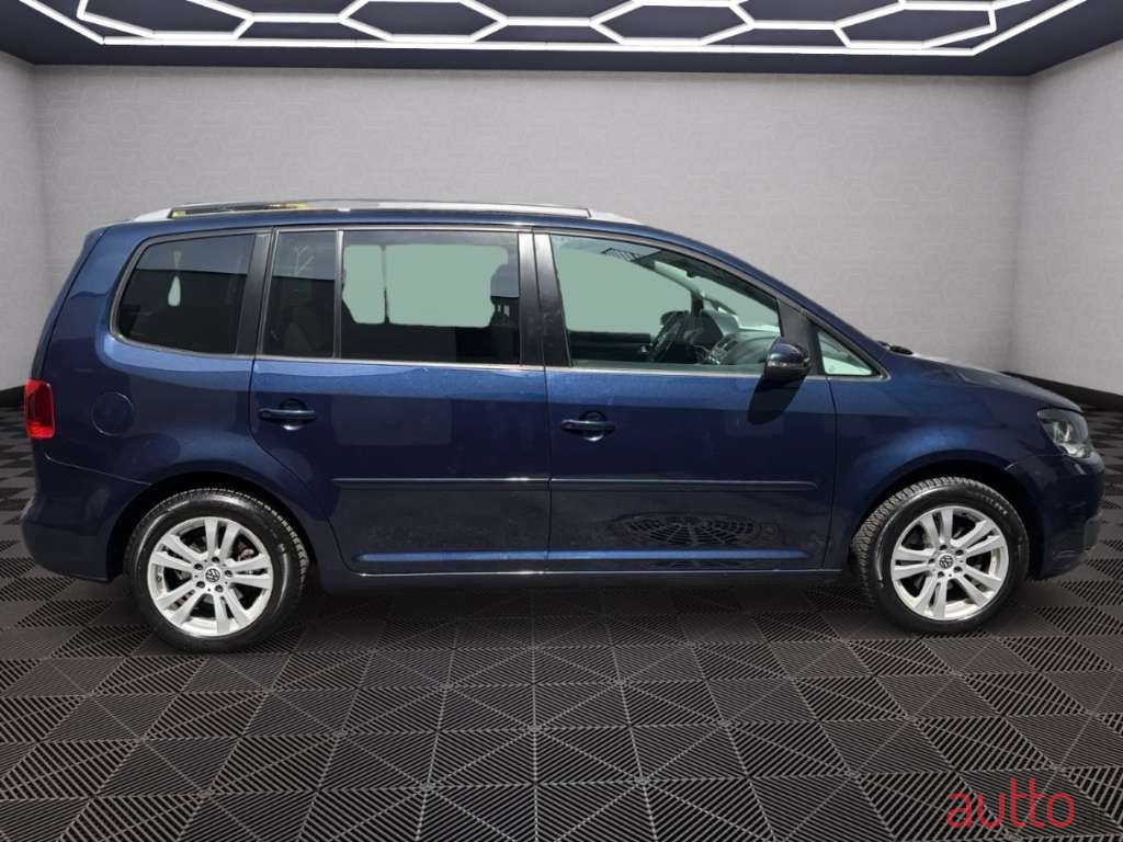 2013' Volkswagen Touran photo #5