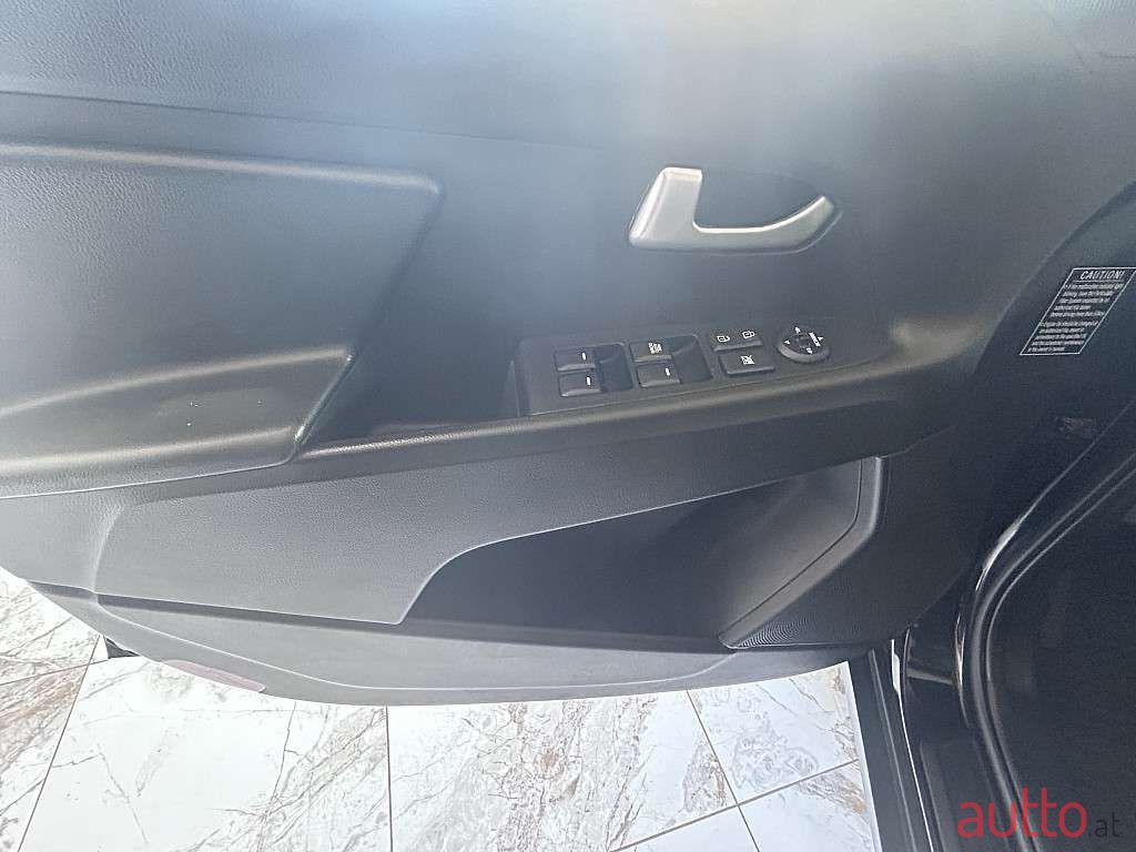 2012' Kia Sportage photo #4