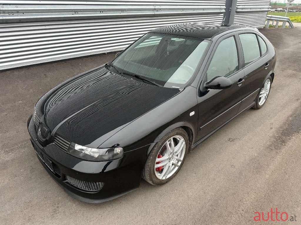 2003' SEAT Leon photo #1
