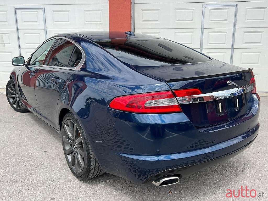 2011' Jaguar XF photo #5