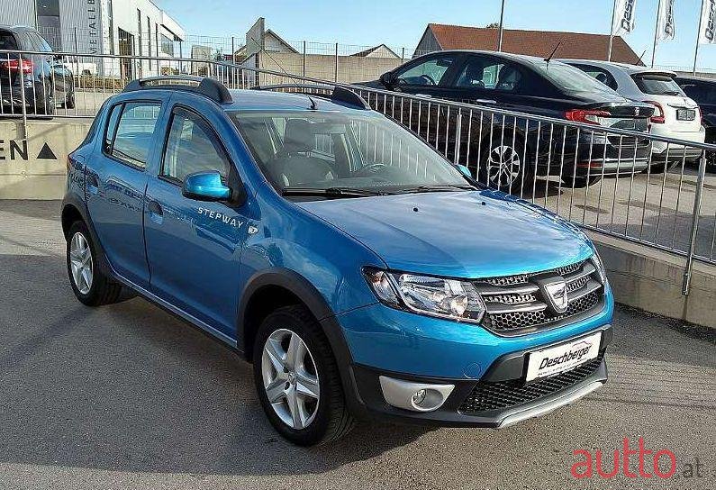 2014' Dacia Sandero photo #1
