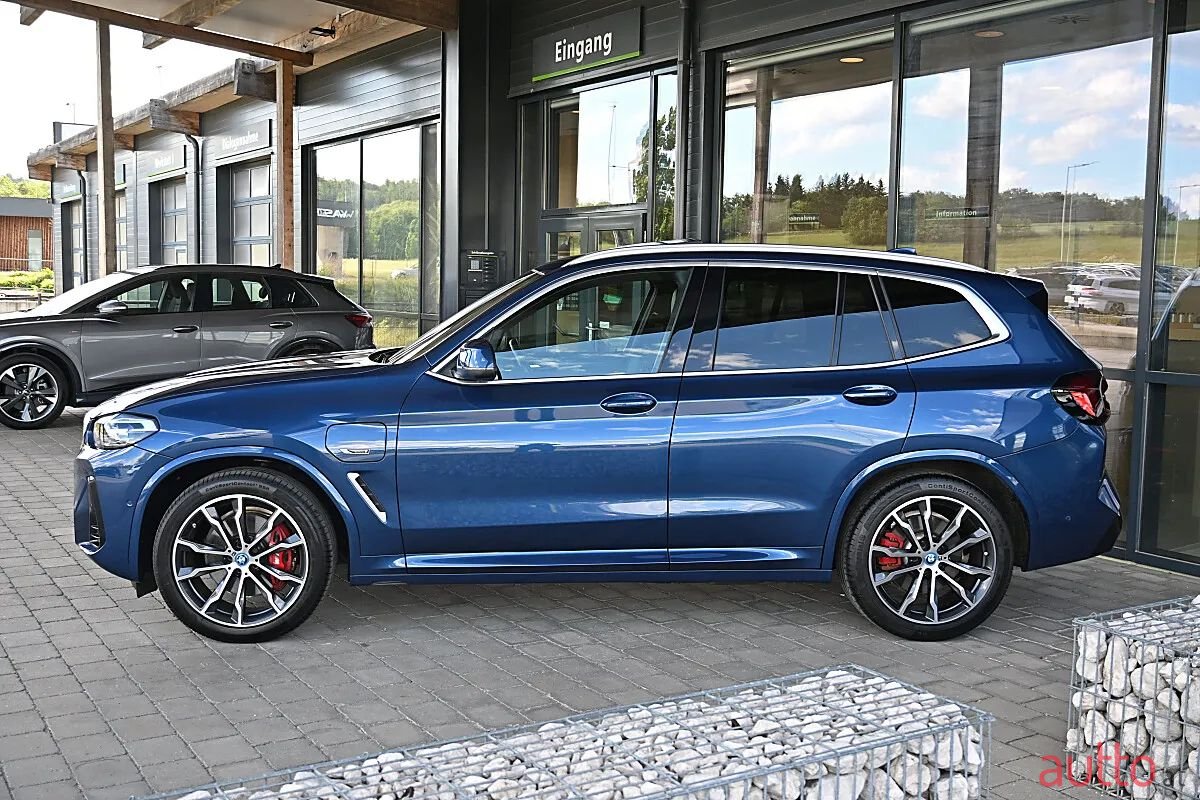 2022' BMW X3 photo #2