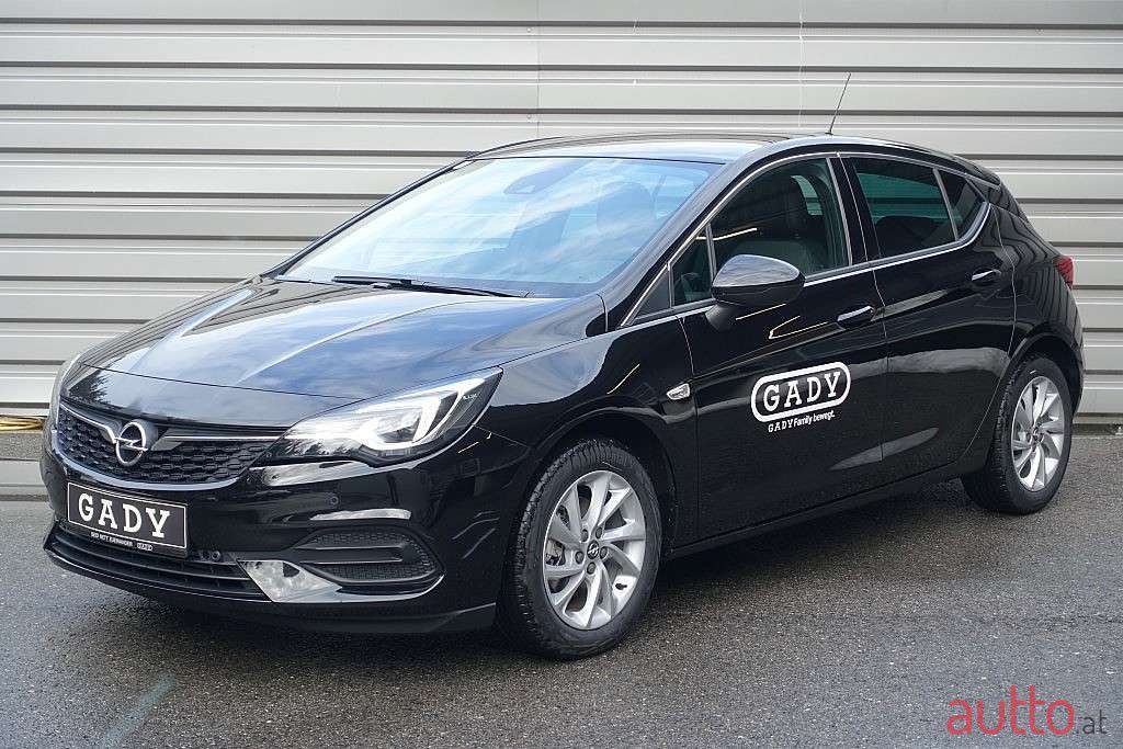 2021' Opel Astra photo #1