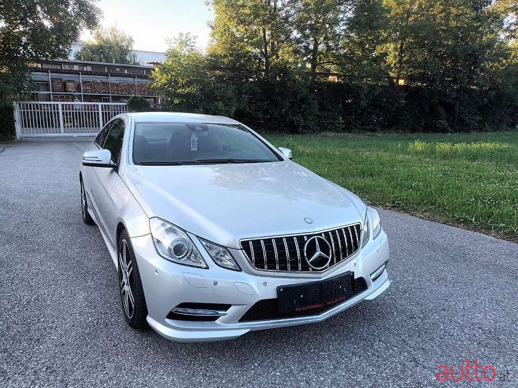 2011' Mercedes-Benz E-Klasse photo #1