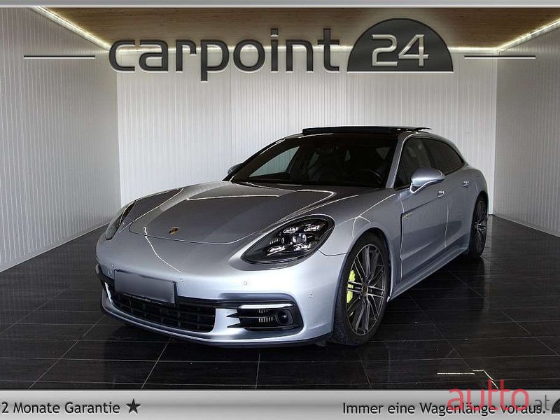 2018' Porsche Panamera photo #1