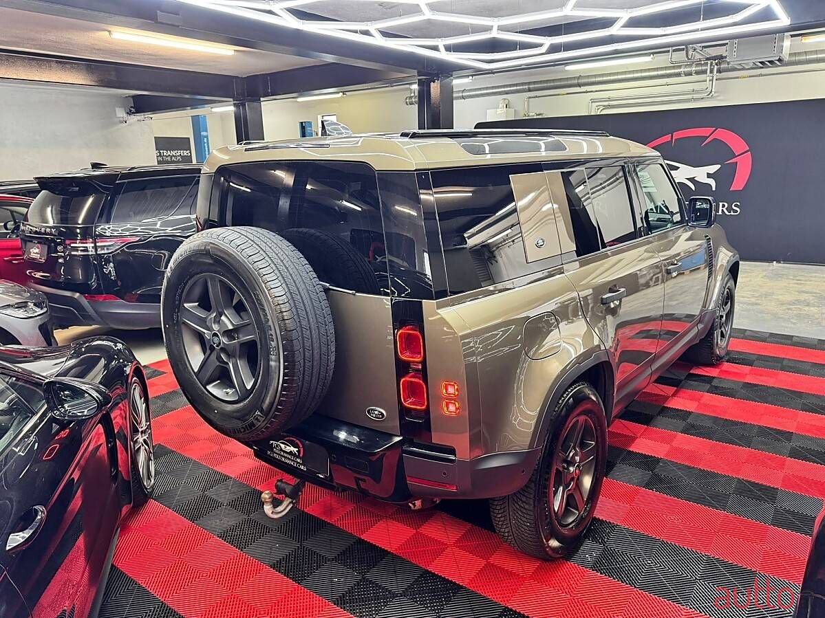 2020' Land Rover Defender photo #6