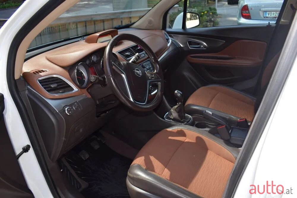 2014' Opel Mokka photo #2