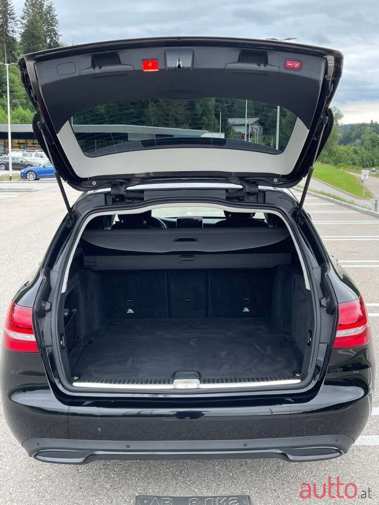 2015' Mercedes-Benz C-Klasse photo #3