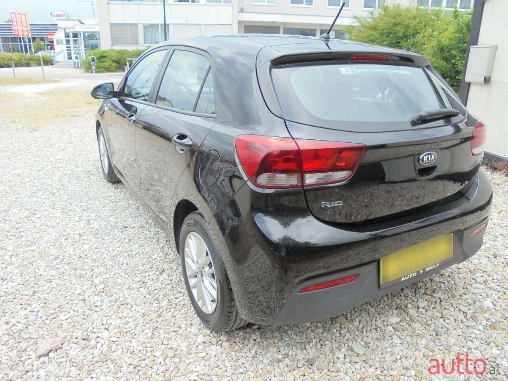 2017' Kia Rio photo #3