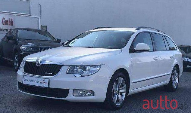 2011' Skoda Superb photo #1