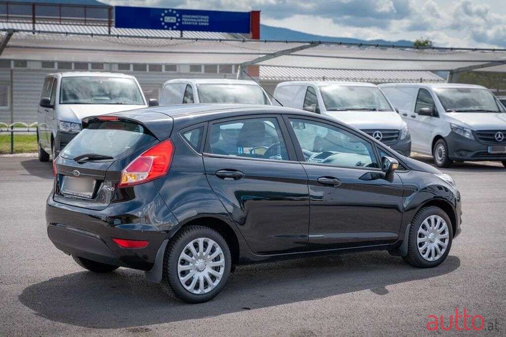 2015' Ford Fiesta photo #3