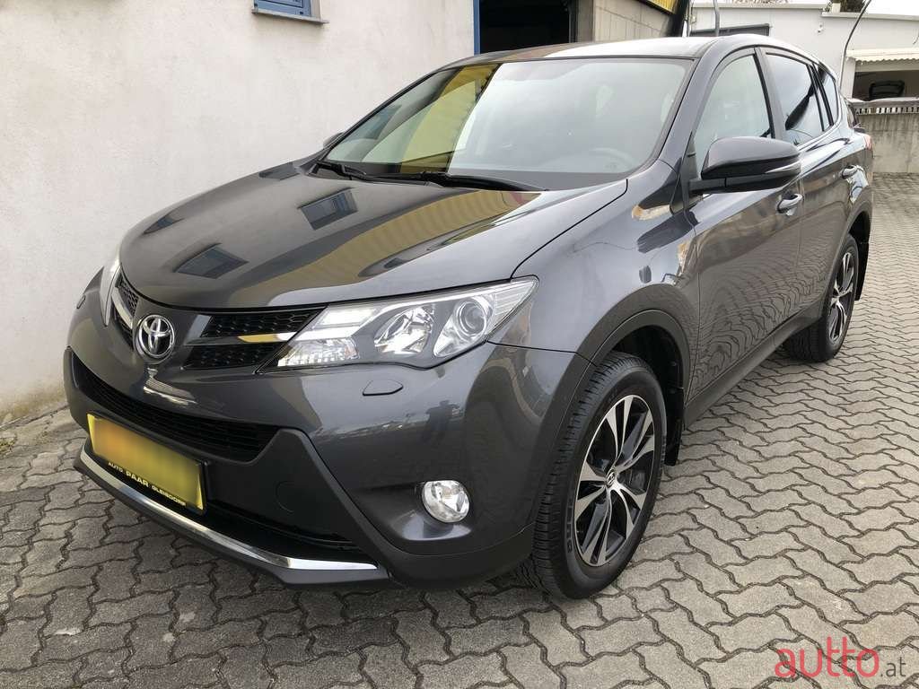 2015' Toyota RAV4 photo #1