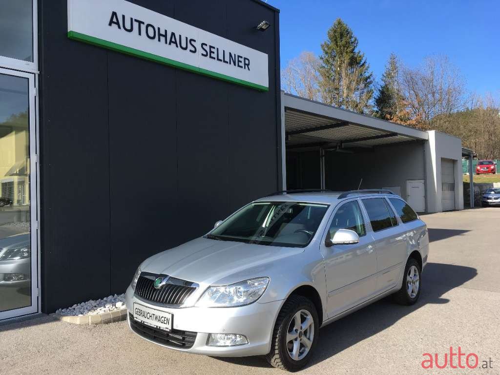 2013' Skoda Octavia photo #2