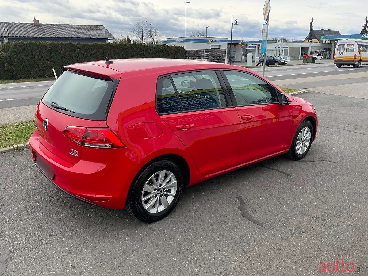 2017' Volkswagen Golf photo #4