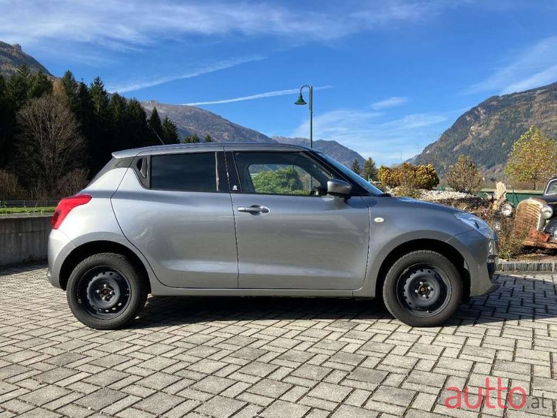 2020' Suzuki Swift photo #6