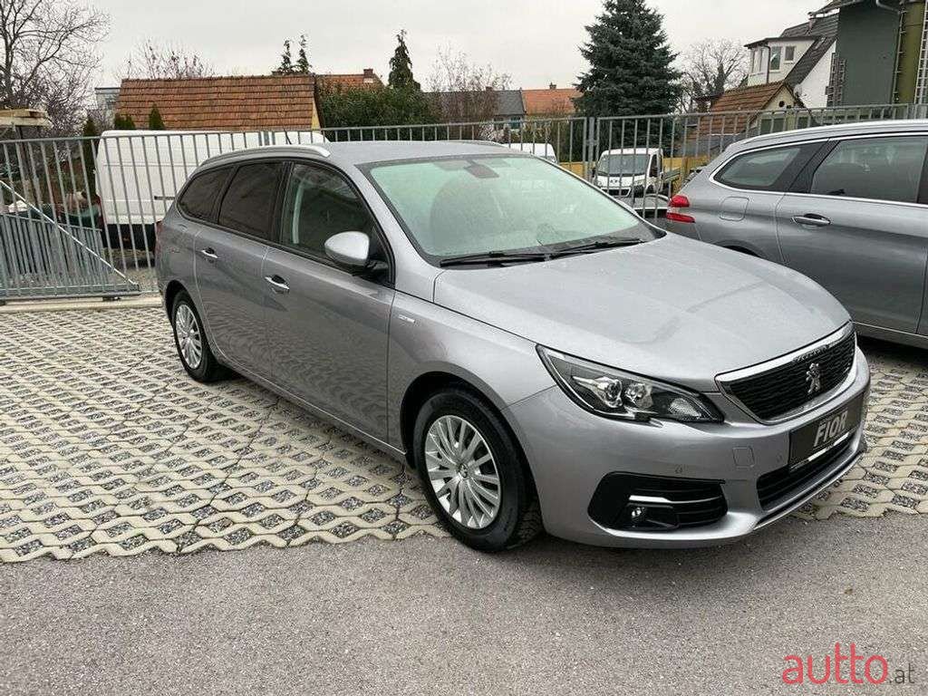 2019' Peugeot 308 photo #1