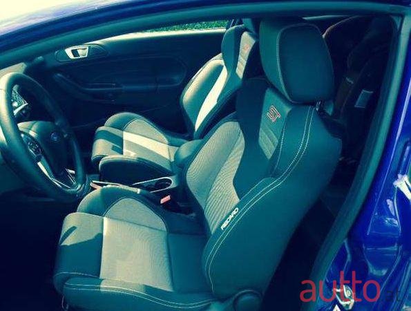 2015' Ford Fiesta photo #3