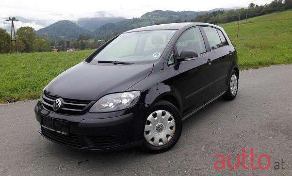 2007' Volkswagen Golf photo #3