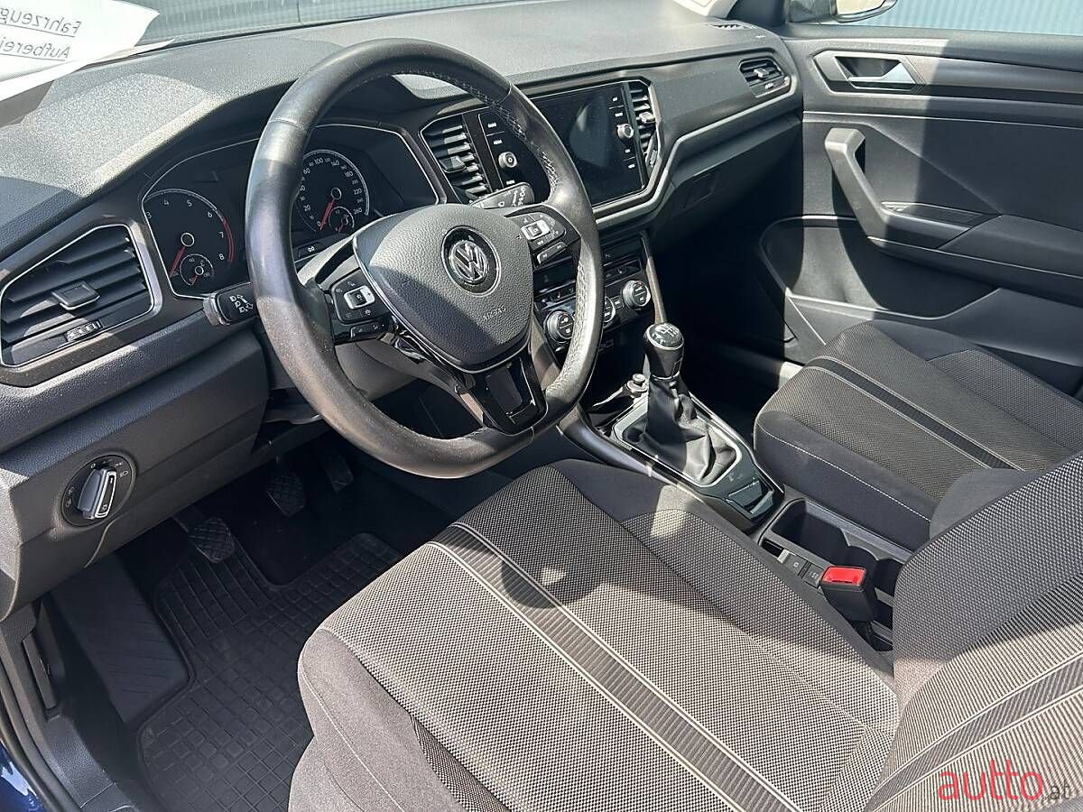 2019' Volkswagen T-Roc photo #5