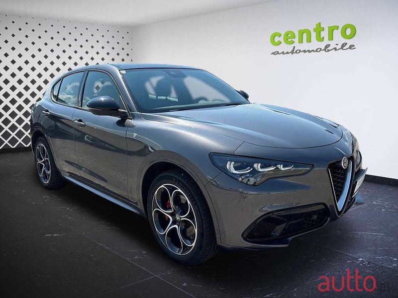 2024' Alfa Romeo Stelvio photo #2