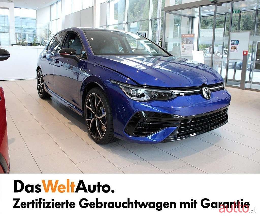 2023' Volkswagen Golf photo #1