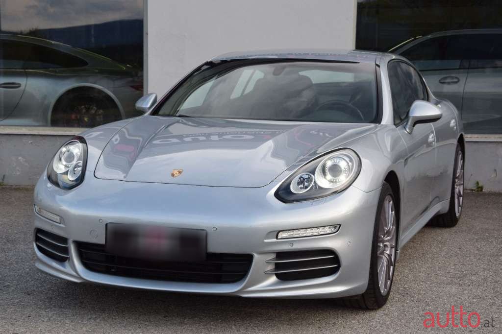 2013' Porsche Panamera photo #3
