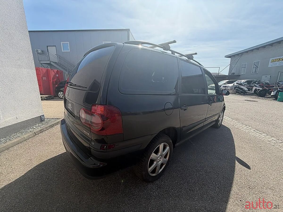 2010' Volkswagen Sharan photo #4