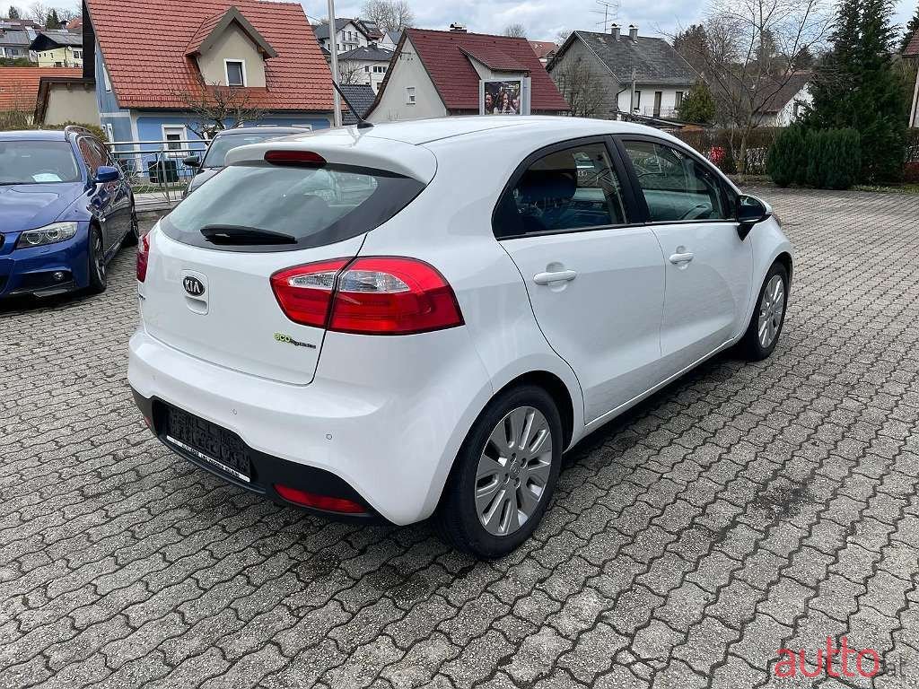 2013' Kia Rio photo #6